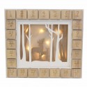 Dřevěný adventní kalendář s lesním motivem, 7 LED, baterie, časovač